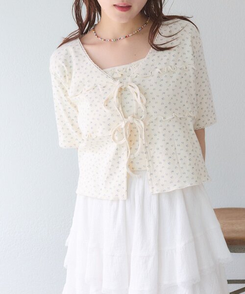 w closet(ダブルクローゼット)の「【セットアイテム】フラワーカーディガン+キャミSET(カーディガン/ボレロ・レディース・アイボリー/オフホワイト/グレー・FREE)」の11枚目の写真