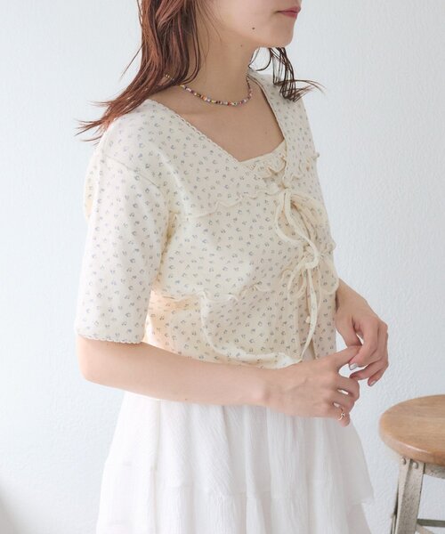 w closet(ダブルクローゼット)の「【セットアイテム】フラワーカーディガン+キャミSET(カーディガン/ボレロ・レディース・アイボリー/オフホワイト/グレー・FREE)」の16枚目の写真