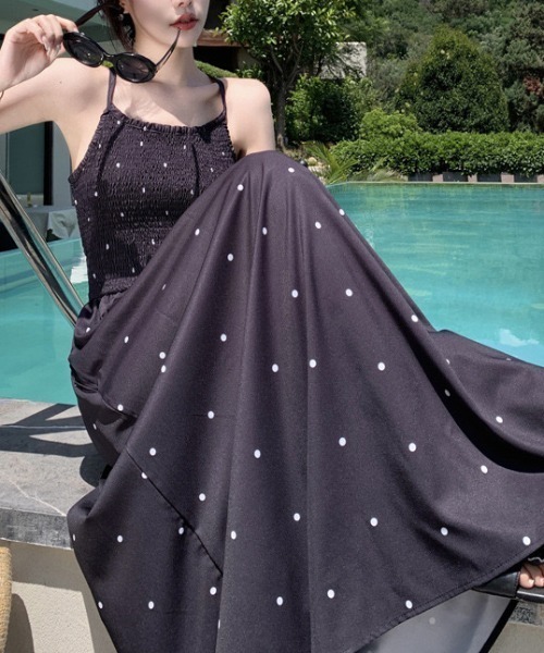 gossip!ロサンゼルス(ゴシップロサンゼルス)の「バックシャン ドット柄シャーリングアクセントキャミソールロングワンピース(ワンピース・レディース・ブラック・FREE)」の4枚目の写真