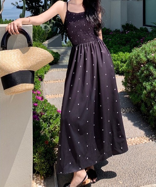 gossip!ロサンゼルス(ゴシップロサンゼルス)の「バックシャン ドット柄シャーリングアクセントキャミソールロングワンピース(ワンピース・レディース・ブラック・FREE)」の22枚目の写真