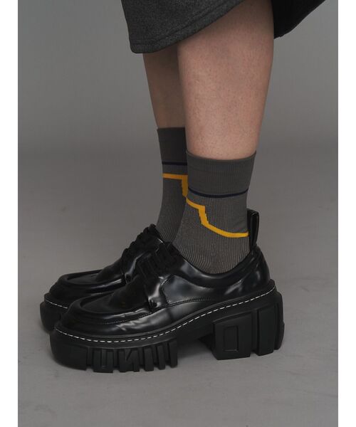 UN3D.(アンスリード)の「GEOMETRY LINE SOCKS / ジオメトリーラインソックス(ソックス/靴下・レディース・グレー/ブラック/ネイビー・FREE)」の5枚目の写真