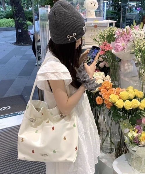 gossip！ロサンゼルス（ゴシップロサンゼルス）の「小花刺繍フリル肩段々ギャザーノースリーブチュニック/レース ティアードミニ丈ワンピース（チュニック・レディース・ホワイト・M）」の9枚目の写真