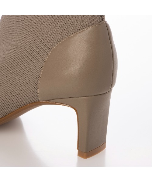 EVOL(イーボル)の「【S-LLサイズ展開・美脚効果あり】ニットベルトショートブーツ BZ23842(ブーツ・レディース・ベージュ/ブラック・M/L/LL/S)」の18枚目の写真