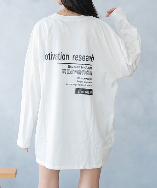 NinaetLina(ニナエリナ)の「バックプリント ビックシルエット ロング Tシャツ(Tシャツ/カットソー・レディース・ブルー/ブラック/ライトグレー/ホワイト・FREE)」の2枚目の写真