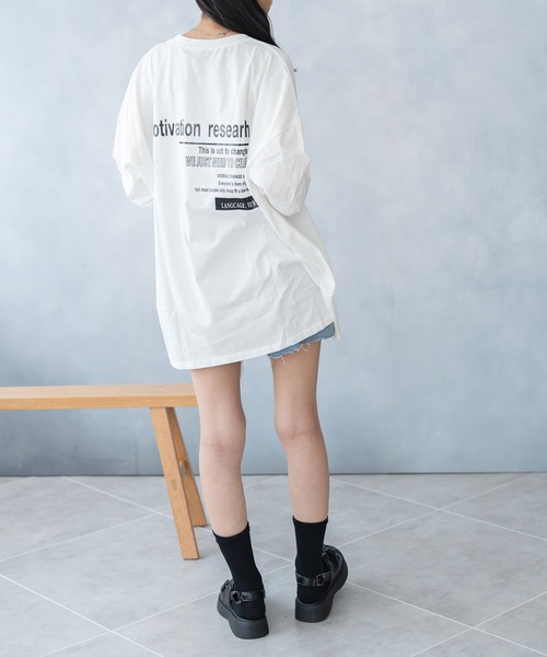 NinaetLina(ニナエリナ)の「バックプリント ビックシルエット ロング Tシャツ(Tシャツ/カットソー・レディース・ブルー/ブラック/ライトグレー/ホワイト・FREE)」の7枚目の写真