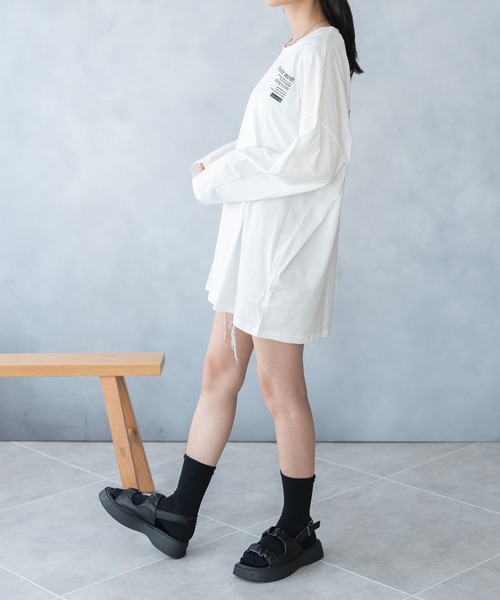 NinaetLina(ニナエリナ)の「バックプリント ビックシルエット ロング Tシャツ(Tシャツ/カットソー・レディース・ブルー/ブラック/ライトグレー/ホワイト・FREE)」の9枚目の写真