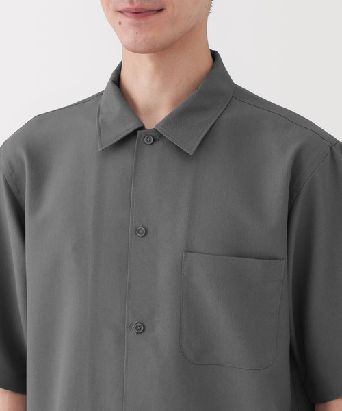 無印良品(ムジルシリョウヒン)の「紳士 風を通す ストレッチ 五分袖シャツ(シャツ/ブラウス・メンズ・ブラック/ダークネイビー/グレー系・XL/S/M/L)」の10枚目の写真