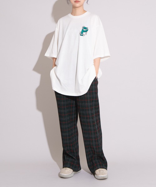 PUNYUS（プニュズ）の「鎖ロゴ刺繍Ｔシャツ（Tシャツ/カットソー・レディース・ホワイト/ブラック/イエロー・1/2/3/4）」の9枚目の写真