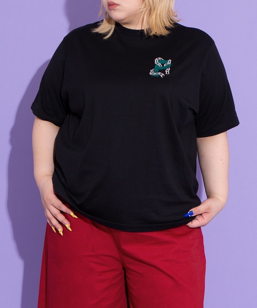 PUNYUS（プニュズ）の「鎖ロゴ刺繍Ｔシャツ（Tシャツ/カットソー・レディース・ホワイト/ブラック/イエロー・1/2/3/4）」の17枚目の写真
