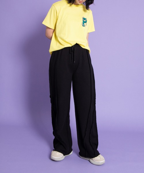 PUNYUS(プニュズ)の「鎖ロゴ刺繍Tシャツ(Tシャツ/カットソー・レディース・ホワイト/ブラック/イエロー・1/2/3/4)」の21枚目の写真