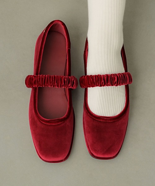 muku(ムク)の「BALLET SHOES / VELOUR(バレエシューズ・レディース・レッド/ブラック・36/38/40)」の2枚目の写真
