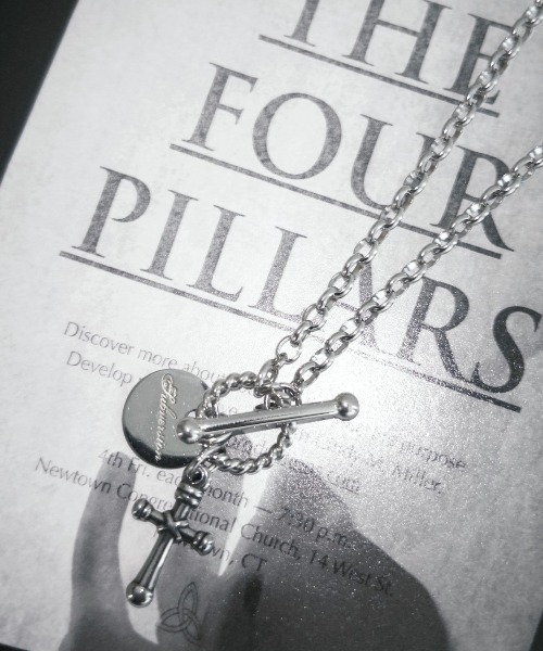 SHAGGIE(シャギー)の「≪つけっぱなしOK≫クロスチャーム付きプレートネックレス(ネックレス・レディース・シルバー・FREE)」の4枚目の写真