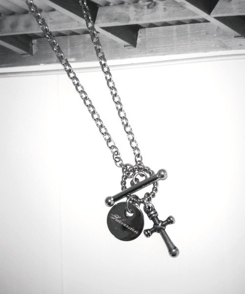 SHAGGIE(シャギー)の「≪つけっぱなしOK≫クロスチャーム付きプレートネックレス(ネックレス・レディース・シルバー・FREE)」の2枚目の写真