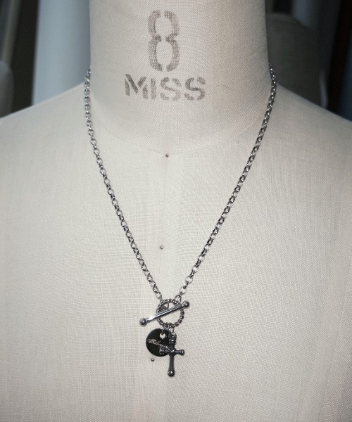 SHAGGIE(シャギー)の「≪つけっぱなしOK≫クロスチャーム付きプレートネックレス(ネックレス・レディース・シルバー・FREE)」の3枚目の写真