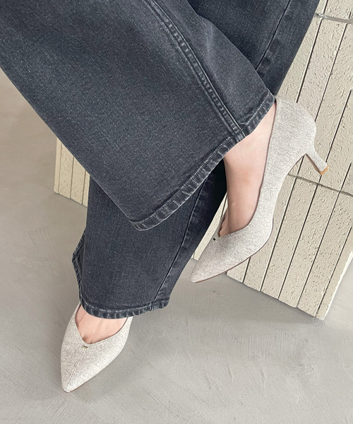 LE TALON(ルタロン)の「6.5cm Vカットシームパンプス(パンプス・レディース・オートミール/チャコールグレー・23.5cm/24cm/22cm/23cm/25cm/22.5cm/24.5cm)」の9枚目の写真