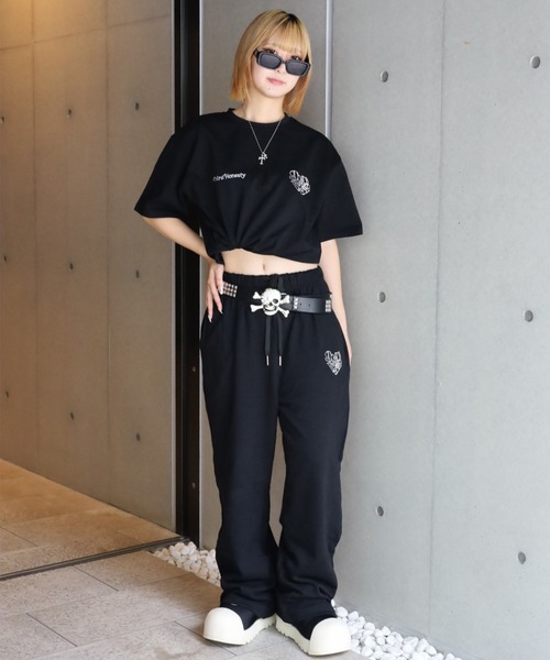 ATMARK（アットマーク）の「《フリーサイズ　/　UNISEX　》ATMARK　ハートロゴラインストーン　スウェットパンツ（デニムパンツ・レディース・ブラック/ホワイト・FREE）」の16枚目の写真
