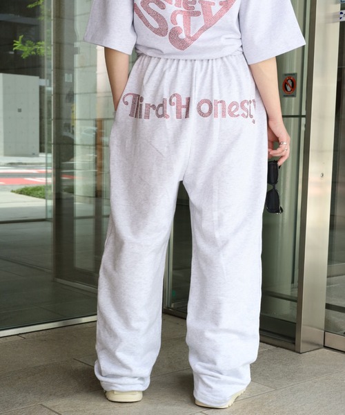 ATMARK（アットマーク）の「《フリーサイズ　/　UNISEX　》ATMARK　ハートロゴラインストーン　スウェットパンツ（デニムパンツ・レディース・ブラック/ホワイト・FREE）」の10枚目の写真