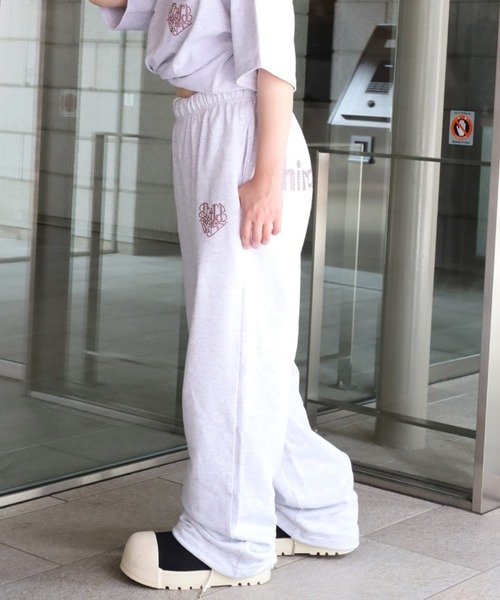 ATMARK（アットマーク）の「《フリーサイズ　/　UNISEX　》ATMARK　ハートロゴラインストーン　スウェットパンツ（デニムパンツ・レディース・ブラック/ホワイト・FREE）」の9枚目の写真