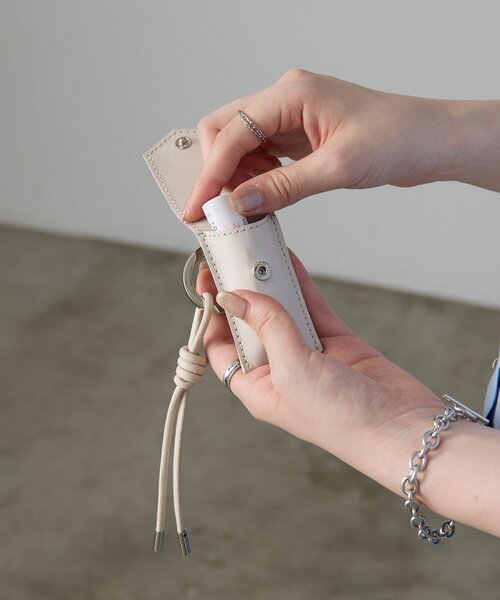 russet(ラシット)の「【再値下げ】リップポーチ付きレザーチャーム(チャーム・レディース・ブラック/アイボリー・FREE)」の10枚目の写真