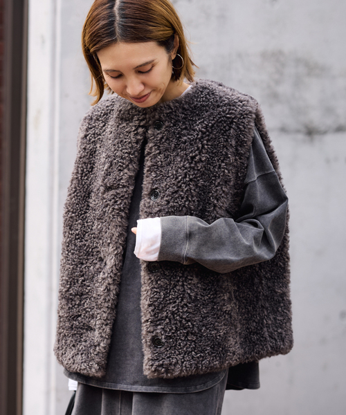 FRAMeWORK(フレームワーク)の「≪追加≫フェイクファーベスト(その他アウター・レディース・ベージュ系その他/ライトグレー/チャコールグレー・FREE)」の6枚目の写真