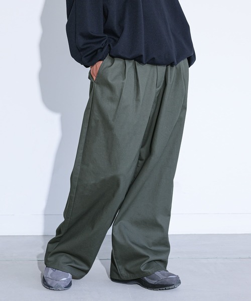 MDR(エムディアール)の「『ツータックワイドチノパンツ』(チノパンツ・メンズ・オフホワイト/ブラック/カーキ・L/M)」の1枚目の写真