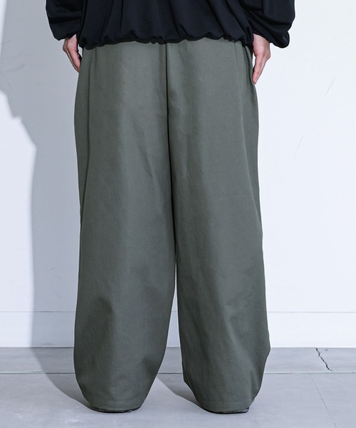 MDR(エムディアール)の「『ツータックワイドチノパンツ』(チノパンツ・メンズ・オフホワイト/ブラック/カーキ・L/M)」の5枚目の写真