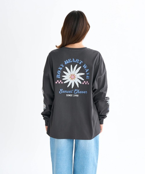 ROXY(ロキシー)の「BELLIS L/S TEE /ロキシールーズシルエットバックプリント長袖ロンT(Tシャツ/カットソー・レディース・グレー/ベージュ/ブラック/ホワイト・LARGE/MEDIUM/SMALL)」の13枚目の写真