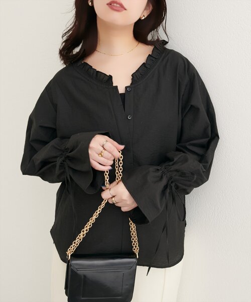 natural couture(ナチュラルクチュール)の「【WEB限定】フリルVネックキャンディスリーブブラウス(シャツ/ブラウス・レディース・ブラウン/サックスブルー/ブラック/オフホワイト・FREE)」の12枚目の写真