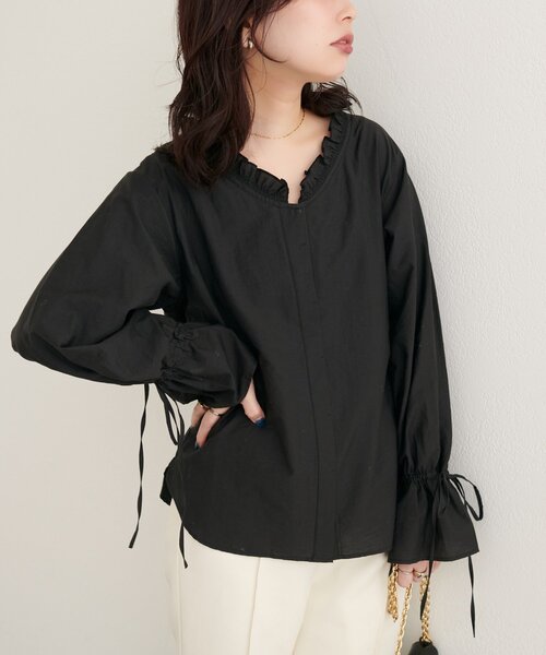 natural couture(ナチュラルクチュール)の「【WEB限定】フリルVネックキャンディスリーブブラウス(シャツ/ブラウス・レディース・ブラウン/サックスブルー/ブラック/オフホワイト・FREE)」の13枚目の写真