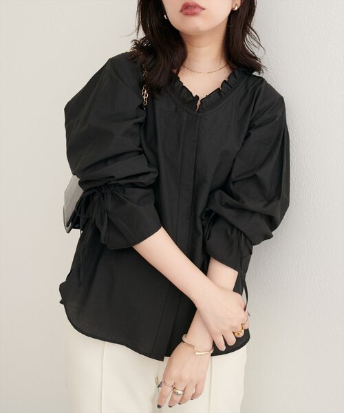 natural couture(ナチュラルクチュール)の「【WEB限定】フリルVネックキャンディスリーブブラウス(シャツ/ブラウス・レディース・ブラウン/サックスブルー/ブラック/オフホワイト・FREE)」の15枚目の写真