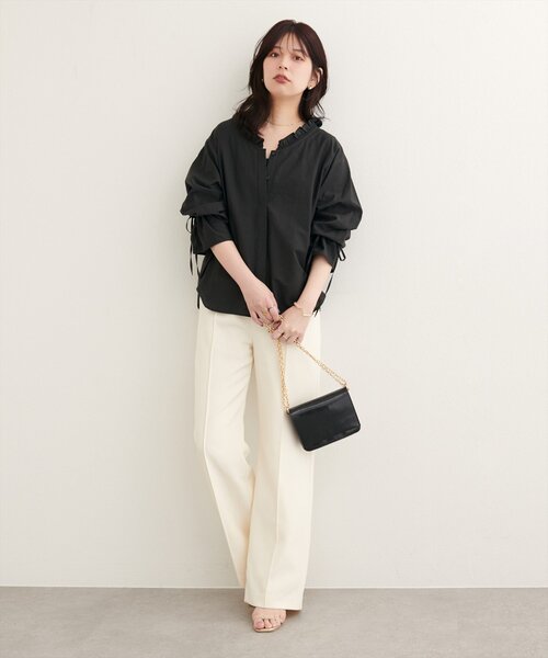 natural couture(ナチュラルクチュール)の「【WEB限定】フリルVネックキャンディスリーブブラウス(シャツ/ブラウス・レディース・ブラウン/サックスブルー/ブラック/オフホワイト・FREE)」の18枚目の写真