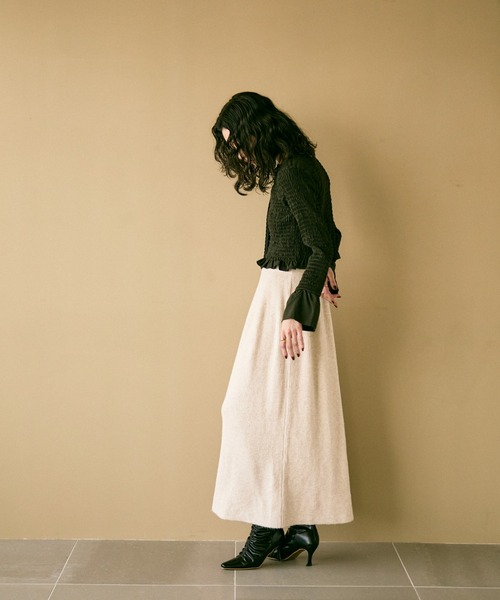 Lutim by u(ルチバイユー)の「Shirred frills blouse / シャーリングフリルブラウス(シャツ/ブラウス・レディース・ブラック/グレー/その他1/ボルドー・FREE)」の9枚目の写真