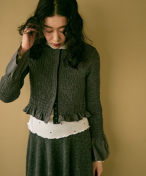 Lutim by u(ルチバイユー)の「Shirred frills blouse / シャーリングフリルブラウス(シャツ/ブラウス・レディース・ブラック/グレー/その他1/ボルドー・FREE)」の13枚目の写真