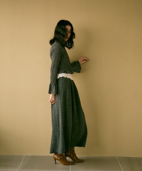 Lutim by u(ルチバイユー)の「Shirred frills blouse / シャーリングフリルブラウス(シャツ/ブラウス・レディース・ブラック/グレー/その他1/ボルドー・FREE)」の16枚目の写真