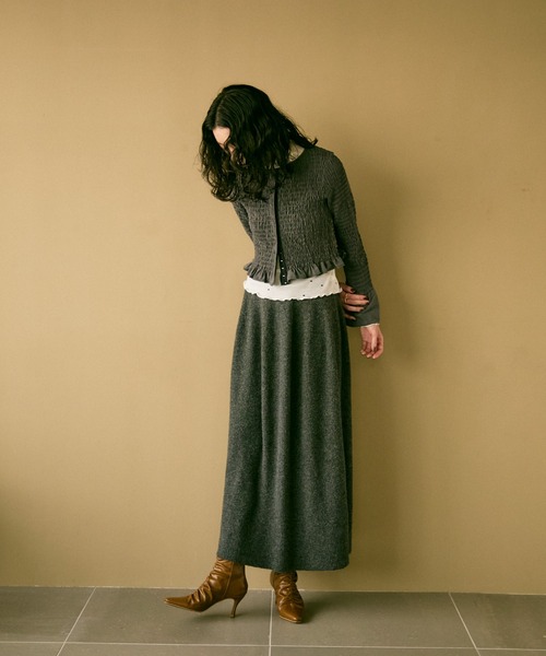 Lutim by u(ルチバイユー)の「Shirred frills blouse / シャーリングフリルブラウス(シャツ/ブラウス・レディース・ブラック/グレー/その他1/ボルドー・FREE)」の17枚目の写真