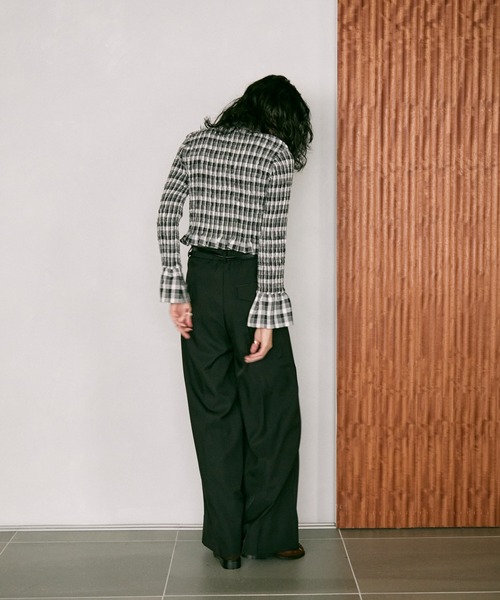 Lutim by u(ルチバイユー)の「Shirred frills blouse / シャーリングフリルブラウス(シャツ/ブラウス・レディース・ブラック/グレー/その他1/ボルドー・FREE)」の22枚目の写真