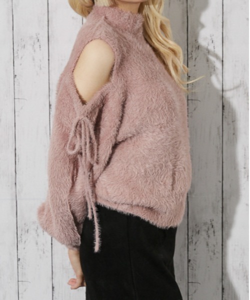 GORGE(ゴージ)の「《肩あき×フェザーニット》レディース 長袖トップス ふわもこ フェミニン 秋冬(ニット/セーター・レディース・ブラック/グレイッシュベージュ/オフホワイト/ブルー/ピンク・F)」の9枚目の写真