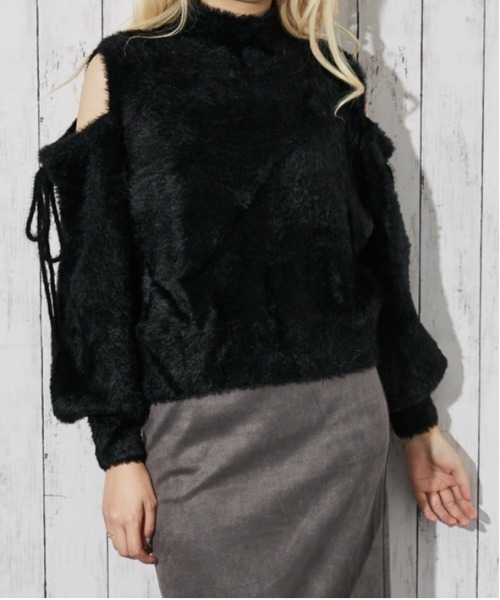 GORGE(ゴージ)の「《肩あき×フェザーニット》レディース 長袖トップス ふわもこ フェミニン 秋冬(ニット/セーター・レディース・ブラック/グレイッシュベージュ/オフホワイト/ブルー/ピンク・F)」の12枚目の写真
