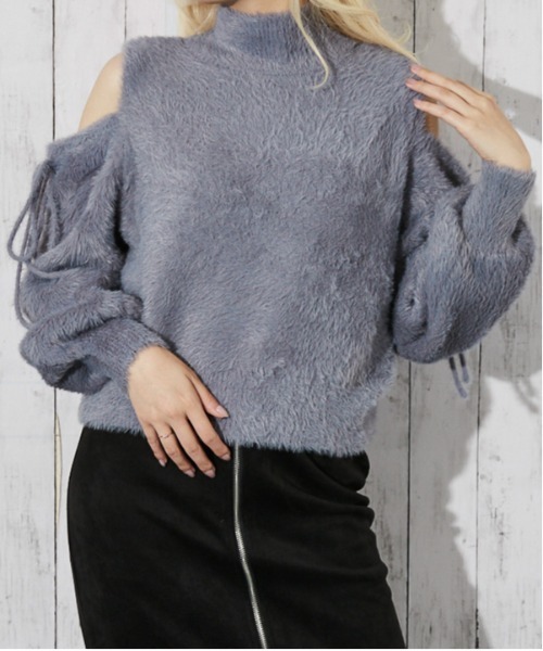 GORGE(ゴージ)の「《肩あき×フェザーニット》レディース 長袖トップス ふわもこ フェミニン 秋冬(ニット/セーター・レディース・ブラック/グレイッシュベージュ/オフホワイト/ブルー/ピンク・F)」の19枚目の写真
