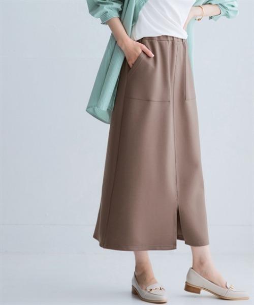 nissen（ニッセン）の「なめらかポンチ素材　前スリットタイトスカート（セットアップ可能）＜大きいサイズ有＞（スカート・レディース・ブラック/チャコールグレー/グリーン/モカ・S/M/L/LL）」の3枚目の写真