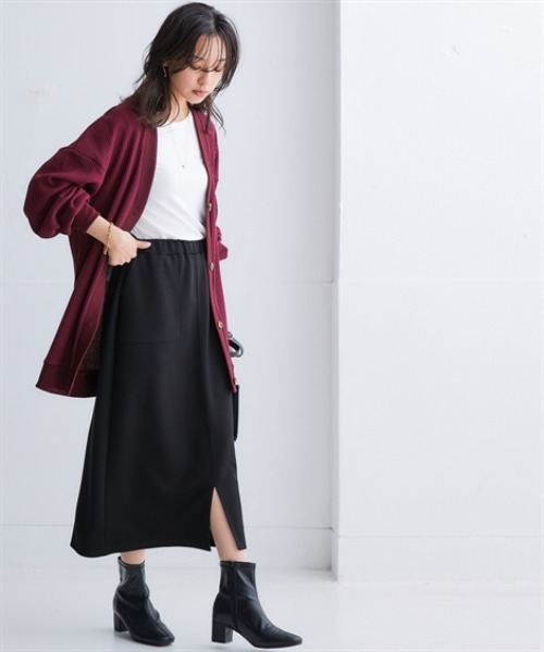 nissen（ニッセン）の「なめらかポンチ素材　前スリットタイトスカート（セットアップ可能）＜大きいサイズ有＞（スカート・レディース・ブラック/チャコールグレー/グリーン/モカ・S/M/L/LL）」の6枚目の写真