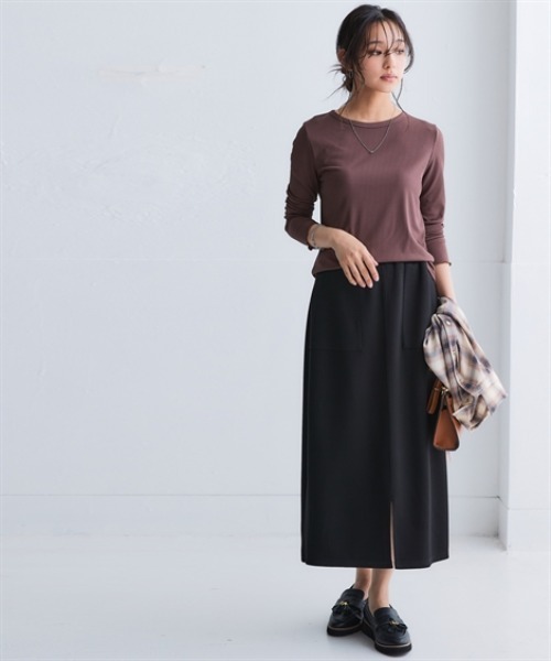 nissen（ニッセン）の「なめらかポンチ素材　前スリットタイトスカート（セットアップ可能）＜大きいサイズ有＞（スカート・レディース・ブラック/チャコールグレー/グリーン/モカ・S/M/L/LL）」の8枚目の写真