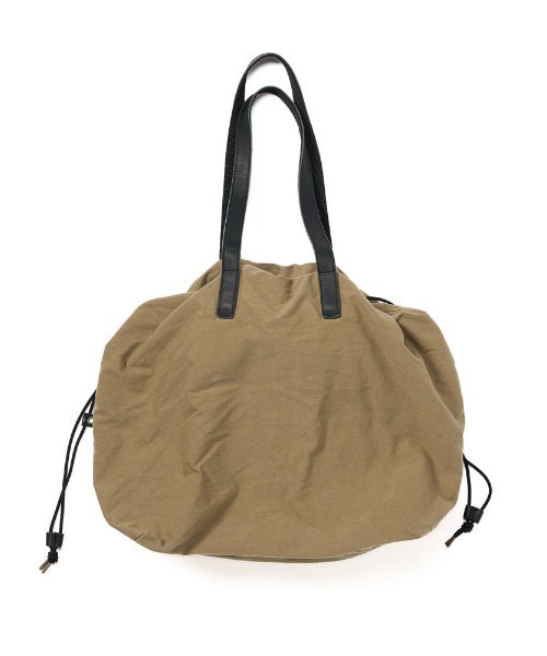 wjk（ダヴルジェイケイ）の「vintage drawstring tote bag（トートバッグ・メンズ・ブラック/ベージュ・FREE）」の3枚目の写真