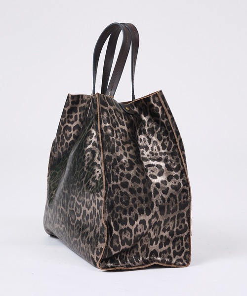 AULENTTI(オウレンティ)の「【WEB限定】【AULENTTI/オウレンティ】ポーチ付きトートバッグ ヒョウ柄(トートバッグ・レディース・シルバー・フリー)」の17枚目の写真