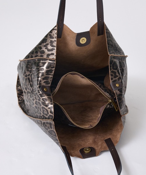 AULENTTI(オウレンティ)の「【WEB限定】【AULENTTI/オウレンティ】ポーチ付きトートバッグ ヒョウ柄(トートバッグ・レディース・シルバー・フリー)」の12枚目の写真