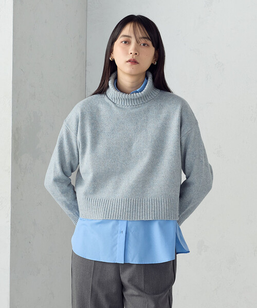COMME CA ISM（コムサイズム）の「【ウォッシャブル】バックスリット オフタートルニット（ニット/セーター・レディース・ブラウン/ライトグレー/アイボリー/ライラック/サックスブルー・FREE）」の4枚目の写真