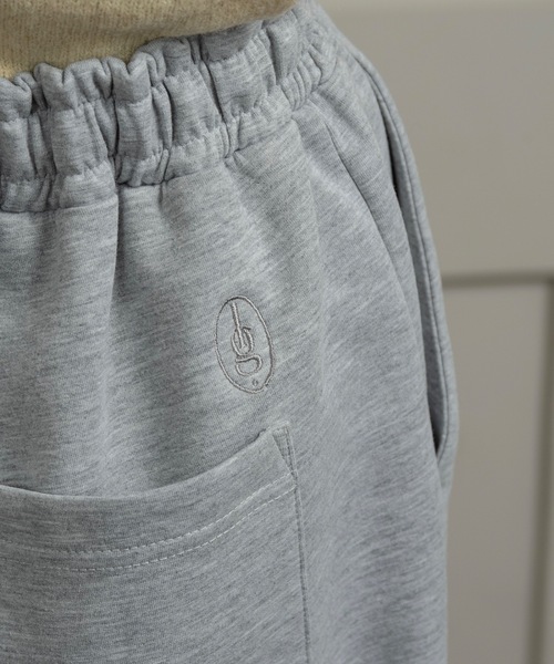 lawgy(ラウジー)の「lawgy original logo embroidery sweat pants / ラウジーオリジナルロゴエンブロイダリースウェットパンツ(スウェットパンツ・レディース・ヘザーグレー/アイボリー/ブラウン・FREE)」の22枚目の写真
