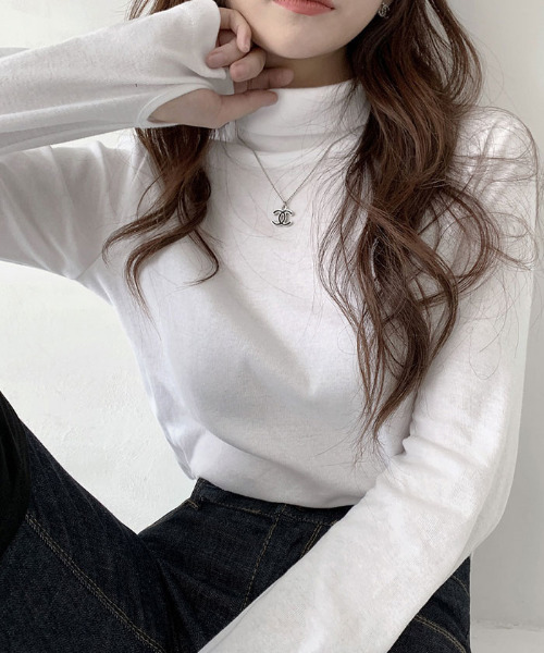 VIVID LADY(ビビッドレディー)の「ハイネック フィンガーホール リブカットソー(Tシャツ/カットソー・レディース・ブラック/アイボリー/チャコールグレー/グレー/スカイブルー/ベージュ・FREE)」の10枚目の写真