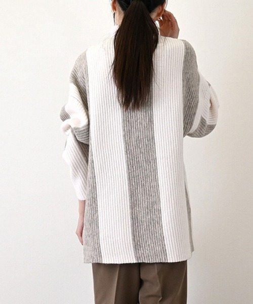 STYLEBLOCK（スタイルブロック）の「ワイドストライプニットボトルネックプルオーバー（ニット/セーター・レディース・ホワイト系その他/ブラック/カーキ/ブルー・M）」の7枚目の写真