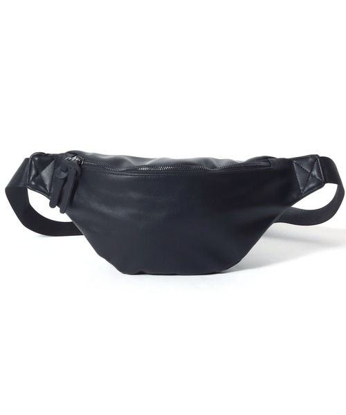 Salong hameu(サロン ハミュー)の「フェイクレザーボディバッグ メンズ レディース ユニセックス/合皮/PU(ボディバッグ/ウエストポーチ・メンズ・ブラック・FREE)」の2枚目の写真